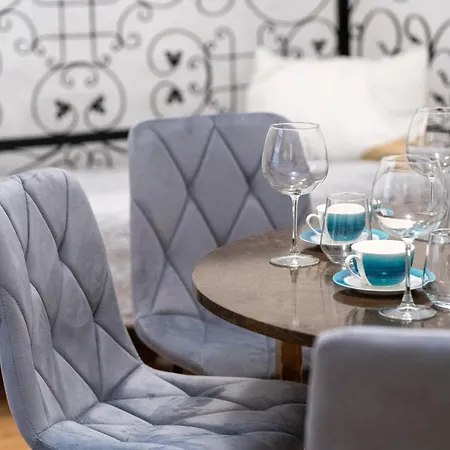 Historic Palace In Main Square-unirii Plazza * Cluj-Napoca