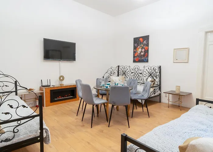 Historic Palace In Main Square-unirii Plazza Villa Cluj-Napoca