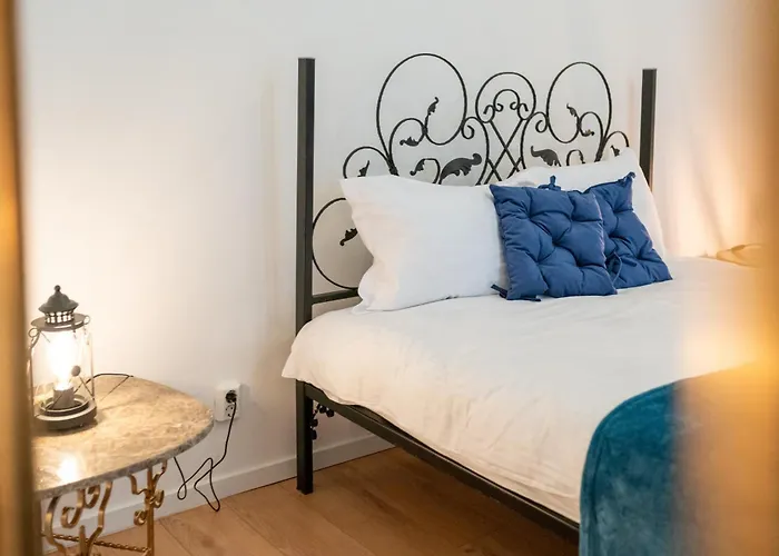 Historic Palace In Main Square-unirii Plazza Cluj-Napoca