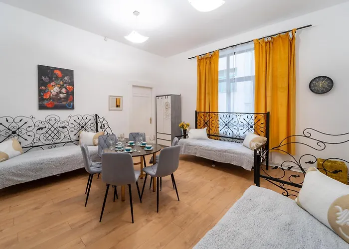 Villa Historic Palace In Main Square-unirii Plazza