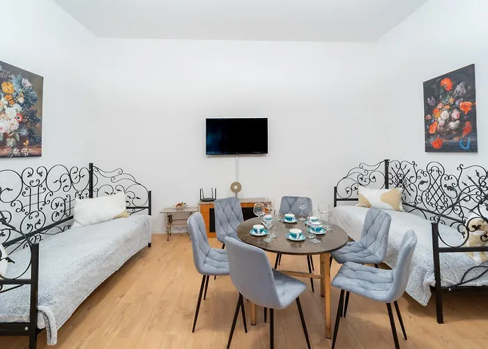 Historic Palace In Main Square-unirii Plazza