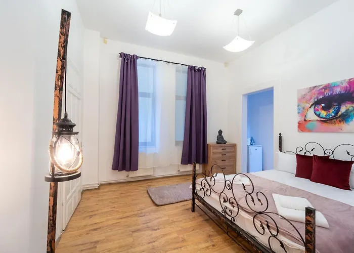 Historic Palace In Main Square-unirii Plazza Villa