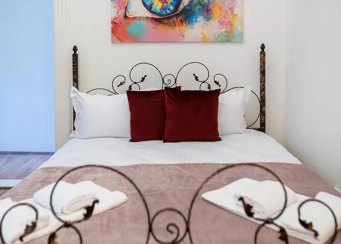 Villa Historic Palace In Main Square-unirii Plazza