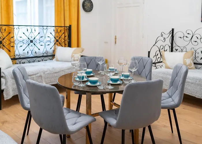 Villa Historic Palace In Main Square-unirii Plazza Cluj-Napoca